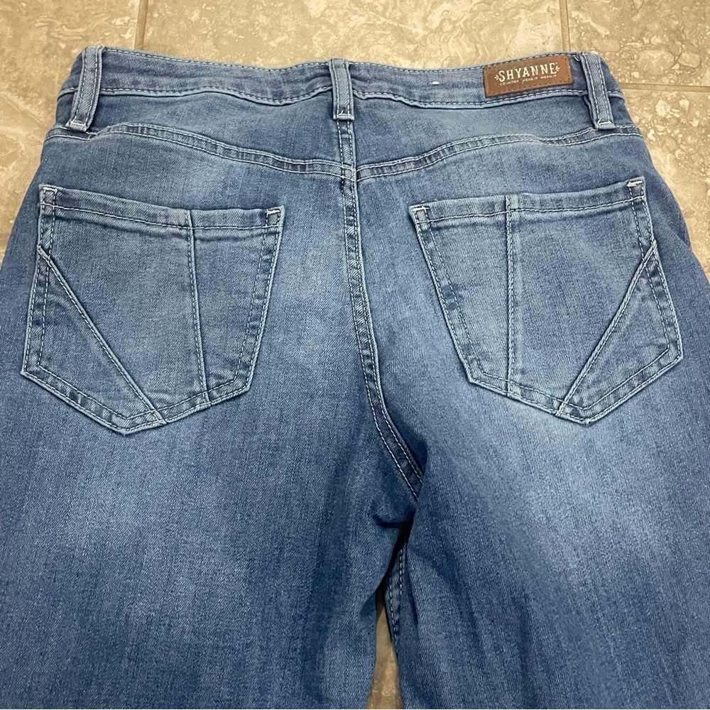 SHYANNE WOMEN'S DESTRUCTED KNEE SUPER FLARE‎ LEG JEANS SZ 30 - Picture 7 of 13